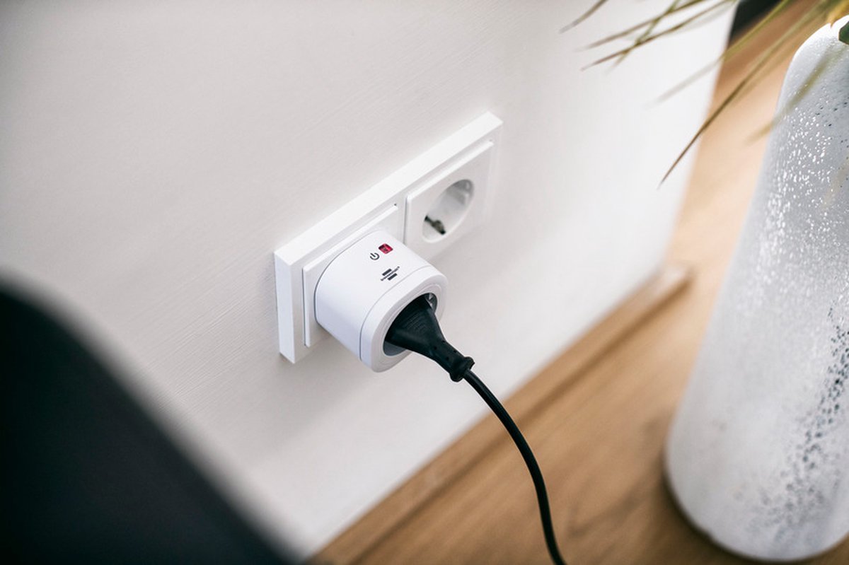 brennenstuhl®Connect Smart Plug WA 3000 XS01 (Slimme Stekker 2,4 GHz compatibel met Alexa en Google Assistant, smart stekker met Tijdsschakelaar, gratis app)