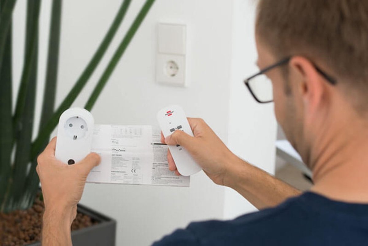 Brennenstuhl draadloze Schakelaarset RC CE1 4001, set van 4 draadloze Stopcontacten (voor binnen, met handzender en hogere contactbescherming) wit