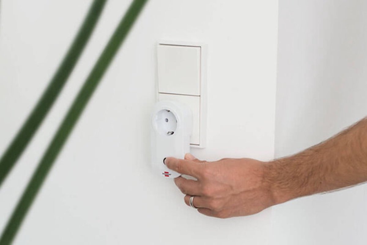 Brennenstuhl draadloze Schakelaarset RC CE1 4001, set van 4 draadloze Stopcontacten (voor binnen, met handzender en hogere contactbescherming) wit