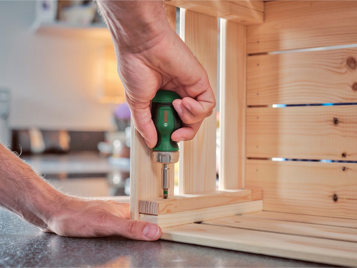 Bosch Compacte ratel schroevendraaier - met 6 bits