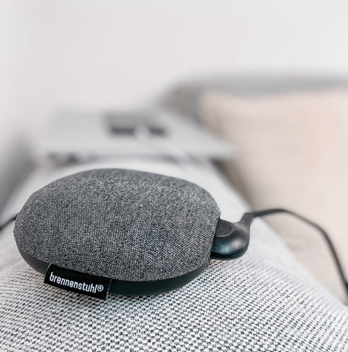 brennenstuhlÂ®estilo laadstation met textieloppervlak (Stekkerdoos met 1x Eurostekker en 2x USB-lader) zwart/antraciet