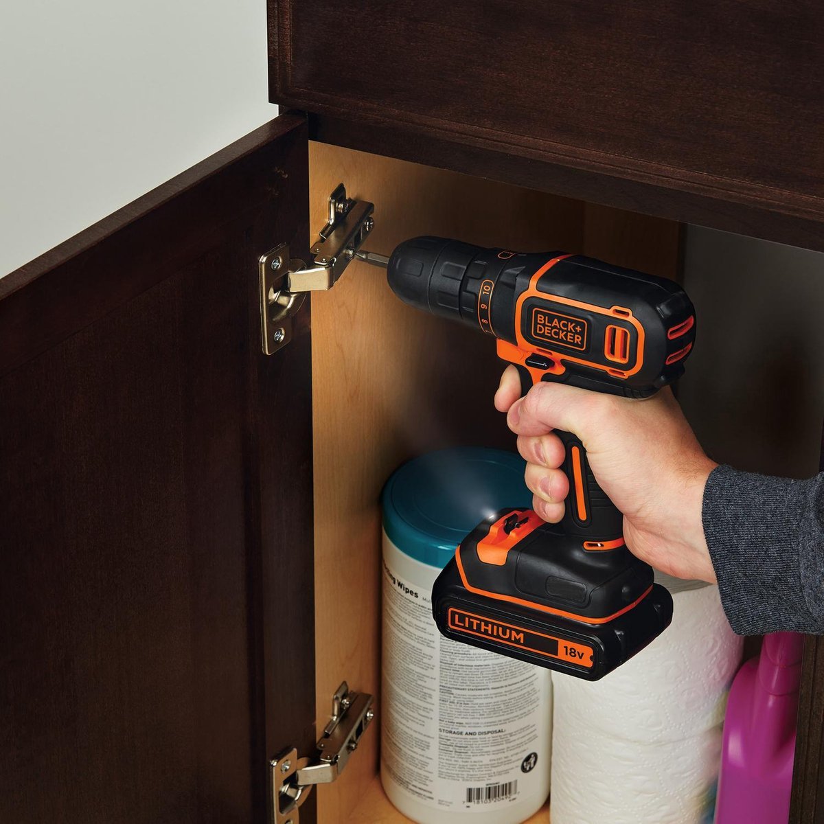 B+D 18V Lithium Ion accu schroef-/boormachine met 1,5Ah accu, 1 variabele snelheid.