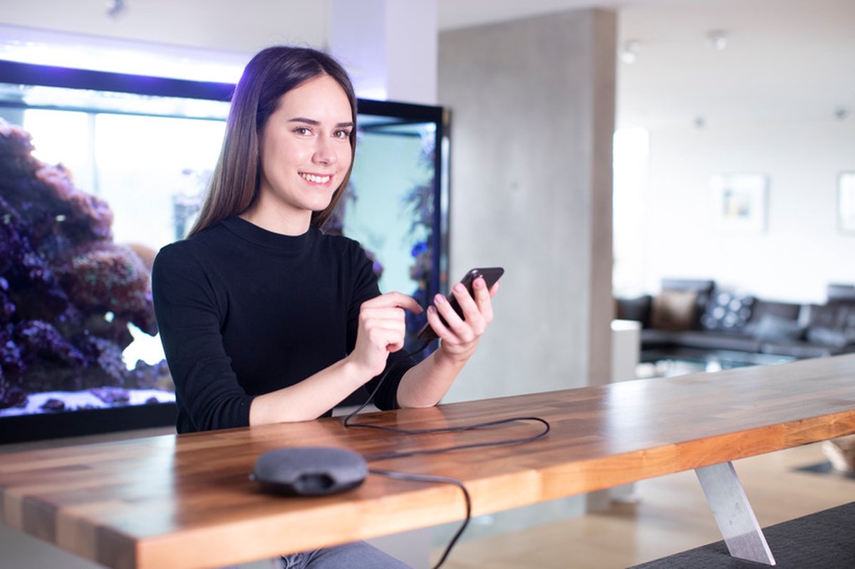 brennenstuhlÂ®estilo laadstation met textieloppervlak (Stekkerdoos met 1x Eurostekker en 2x USB-lader) zwart/antraciet