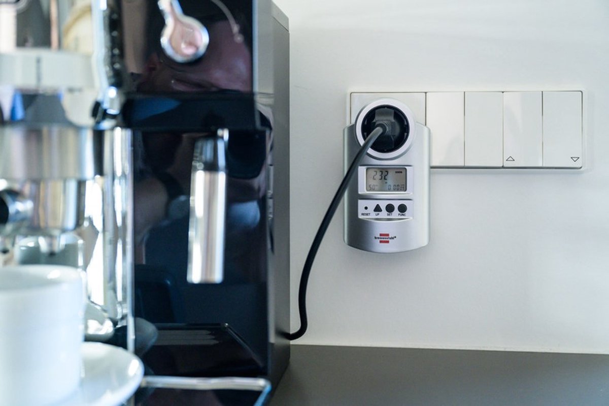 Brennenstuhl Primera-Line energiemeter PM 231 E (Stroommeter met klok- en meetfunctie, energiekostenmeter met 2 individueel instelbare elektriciteitstarieven)