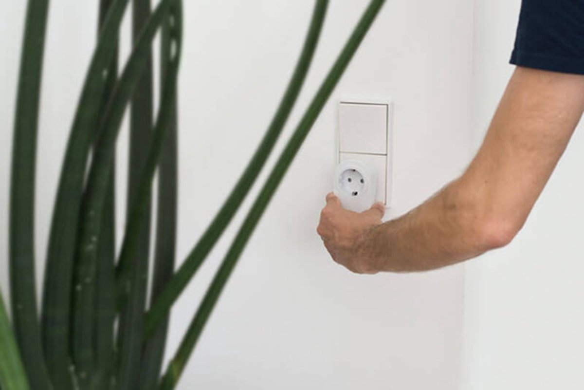 Brennenstuhl draadloze Schakelaarset RC CE1 4001, set van 4 draadloze Stopcontacten (voor binnen, met handzender en hogere contactbescherming) wit