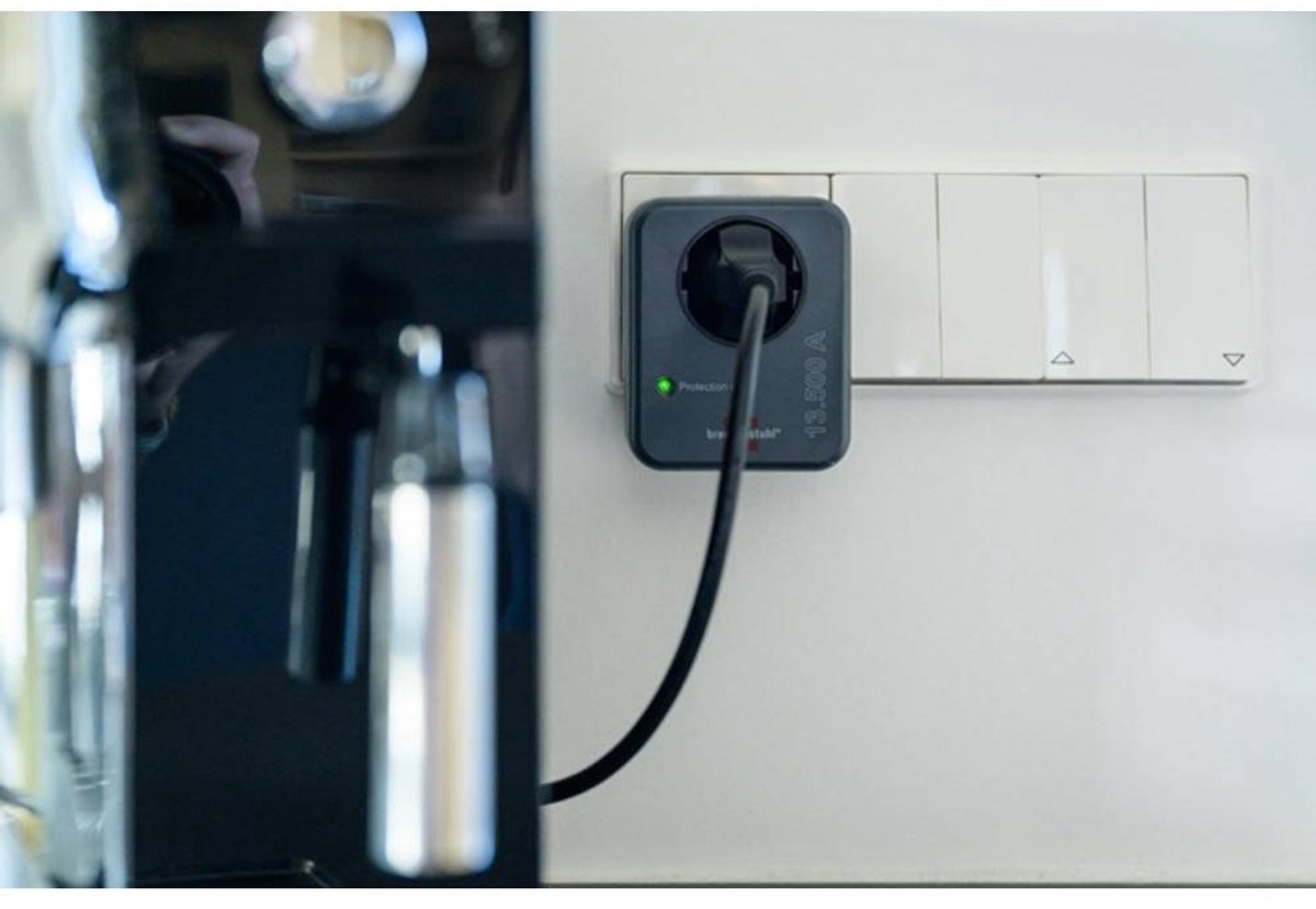 Brennenstuhl stekkeradapter, met overspanningsbeveiliging, 13.500 A, adapter als bliksembeveiliging voor elektrische apparaten, antraciet