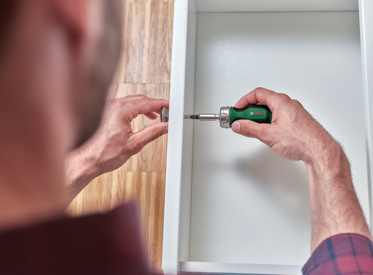 Bosch Compacte ratel schroevendraaier - met 6 bits